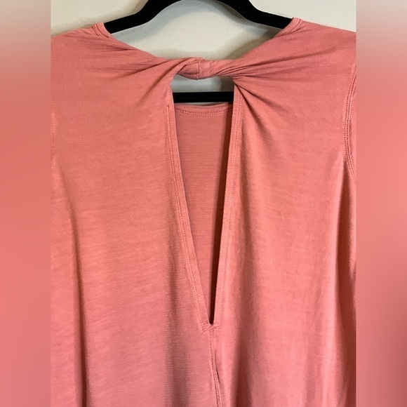 All In Motion Yoga Top Long Sleeve Peekaboo Back Coral Color Medium - Picture 5 of 8